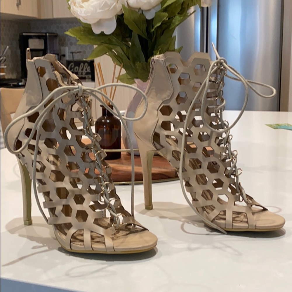Never worn lace up honeycomb night out heels 👠